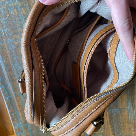 Micheal Kors Handbag - Picture 4 of 10